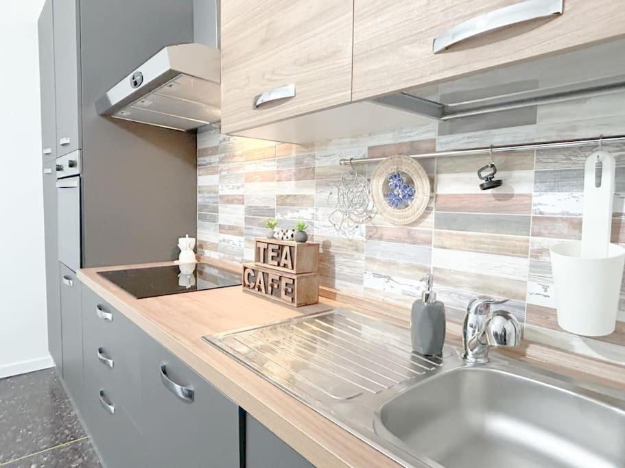 Ferienwohnung Free Parking - Elegante Casa Con Wifi -Smarttv Savona Exterior foto