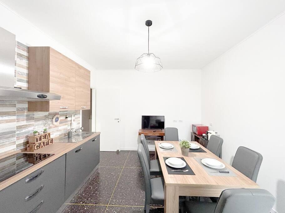 Ferienwohnung Free Parking - Elegante Casa Con Wifi -Smarttv Savona Exterior foto
