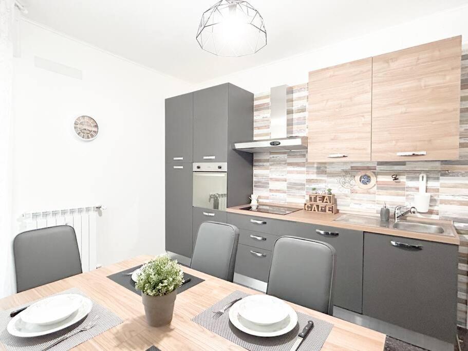 Ferienwohnung Free Parking - Elegante Casa Con Wifi -Smarttv Savona Exterior foto